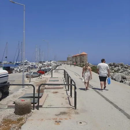 Dimitra House شقة