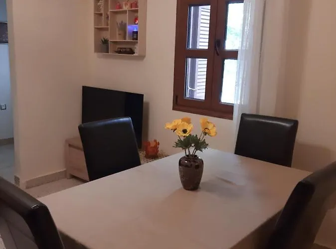 아파트 Dimitra House